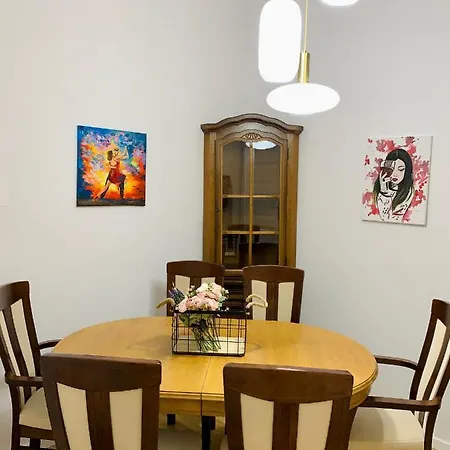 Main Square Lejlighed *